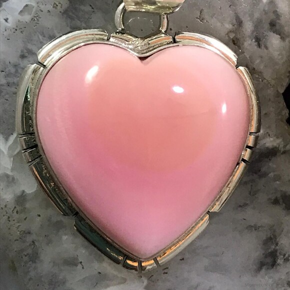 Samson Edsitty Native American Sterling Pink Conch Heart Pendant For Women - Picture 6 of 10